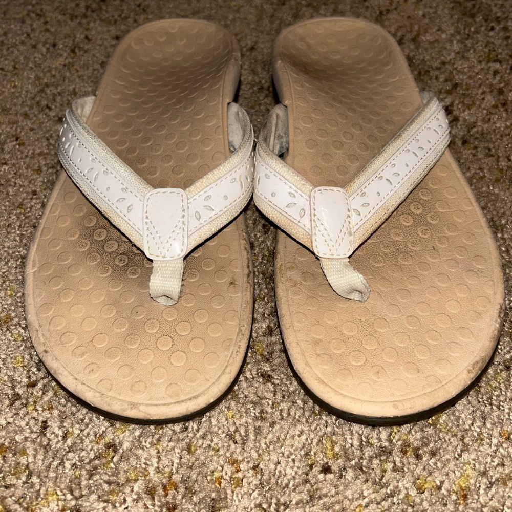 Vionic White and Tan Sandals